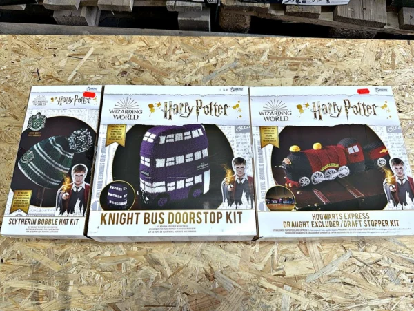 Hero Collector Harry Potter Hogwarts Express, Knight Bus & Slytherin Bobble Hat Kit Handarbeits-Sets 3 Stück