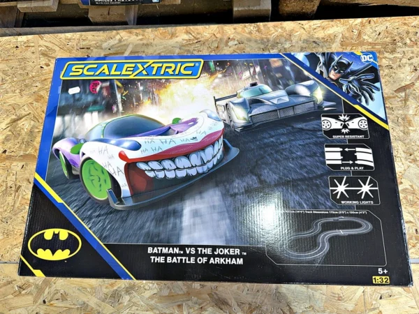 Scalextric Batman vs The Joker The Battle of Arkham 1:32 Autorennbahn-Set