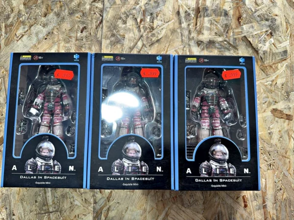 Hiya Toys Exquisite Mini Alien Dallas in Spacesuit 1/18 Actionfiguren 3 Stück