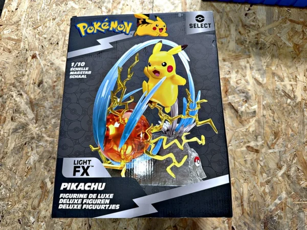 Jazwares Pokémon Select Pikachu Deluxe 1/10 Light FX Figuren 3 Stück