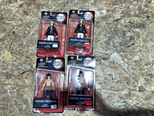 McFarlane Toys Demon Slayer Kimetsu no Yaiba Muzan Kibutsuji & Inosuke Hashibira Actionfiguren 4 Stück