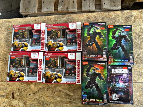 Transformers Konvolut Sammelkartenspiele und Figuren 8 Stück