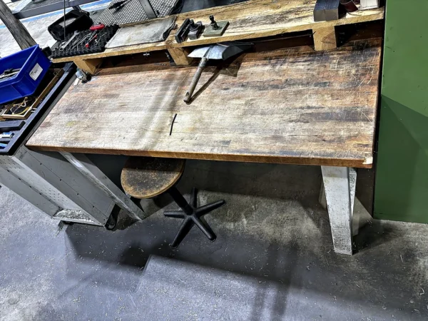 Arbeitstisch ohne Inhalt